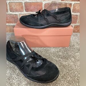 LL Bean womens black Mary Jane Flats size 7